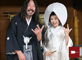 三輪神社で神前式＋志ら玉の披露宴
